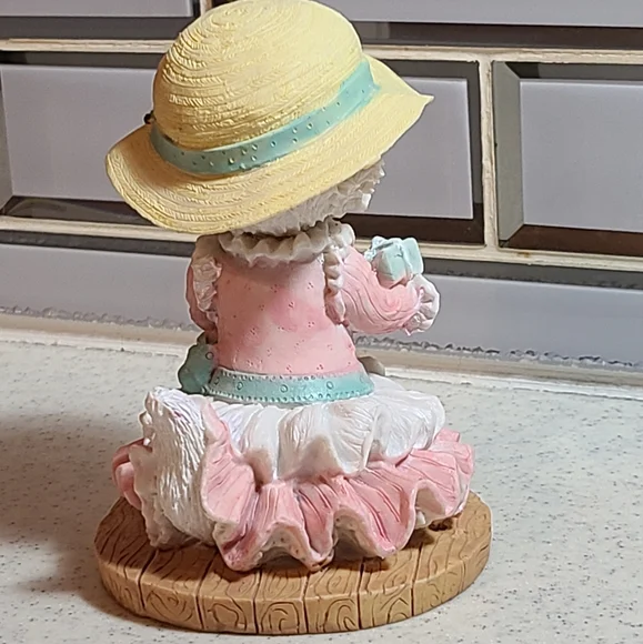 Victorian Kitten Figurine super cute Knick knack - Picture 8 of 11